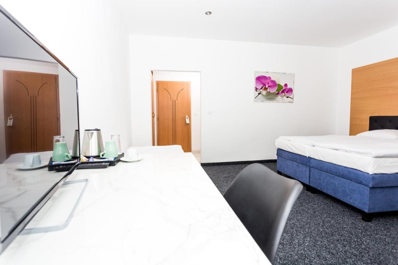 Hotel Joker Obrnice Екстер'єр фото